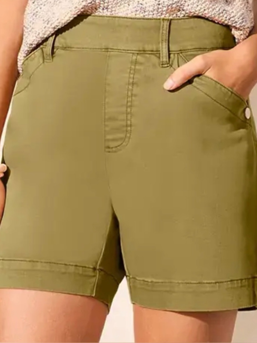Tribal pull on shorts with side slits and 4 pockets. Never worn. Size 4
